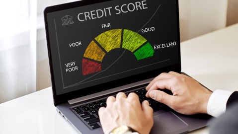 Puntaje crediticio y préstamos para carros