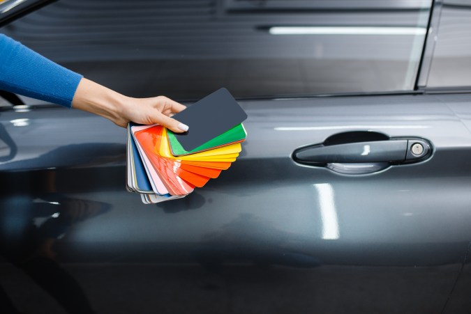 como empapelar un carro