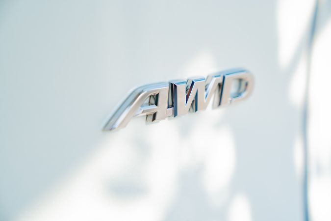 Что означает AWD в автомобиле: понимание полного привода