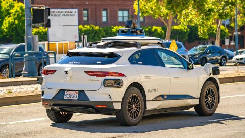 auto autonomo de Waymo