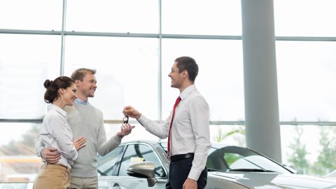¿Puedo cambiar mi auto financiado por otro?