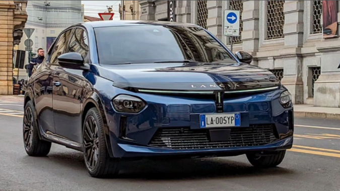 Se filtran imágenes del nuevo Lancia, el primer auto de la marca desde 2011