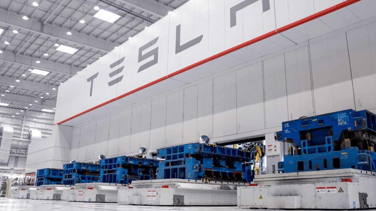 El futuro del trabajo: Tesla revela video de fábrica en Shanghai sin presencia humana