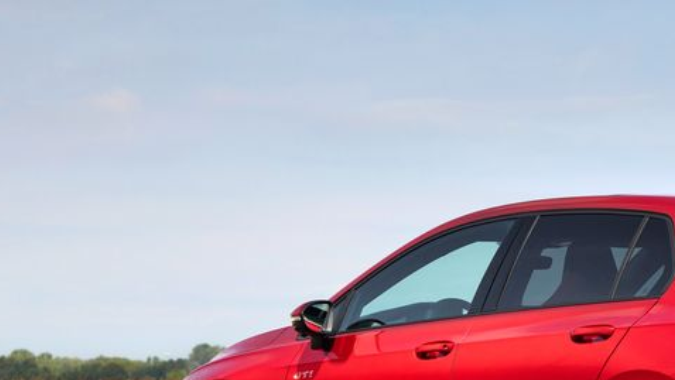 Golf GTI 2025 recibe más poder y estilo
