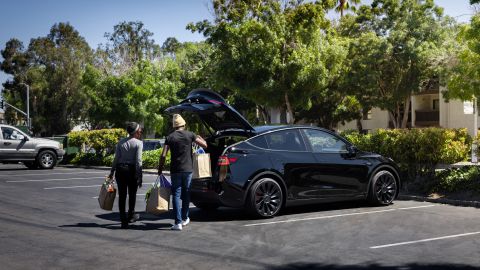 que tan dificil es conducir un tesla