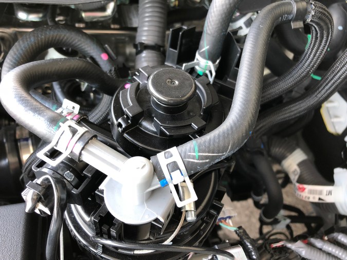 Pasos para sustituir las mangueras de refrigeración del auto