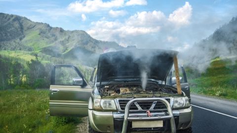 ¿Por qué el motor del carro se sobrecalienta?