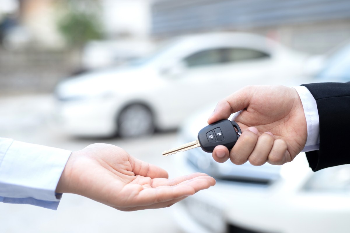 Cómo descargar la autorización para la conducción de vehículos