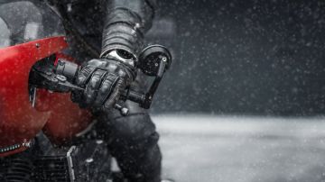 cómo manejar una moto de nieve