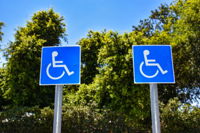 requisitos y beneficios de la licencia de conducir para discapacitados en Colorado