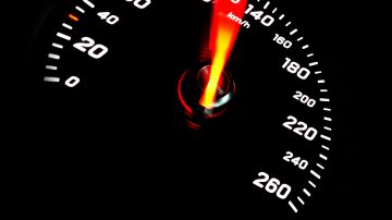 limitar electrónicamente la velocidad de los autos weiner