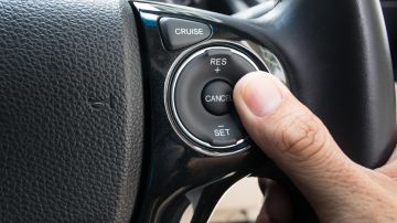 El botón de tu carro que reduce un 20% el consumo de gasolina