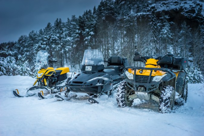 cómo se prende una moto de nieve