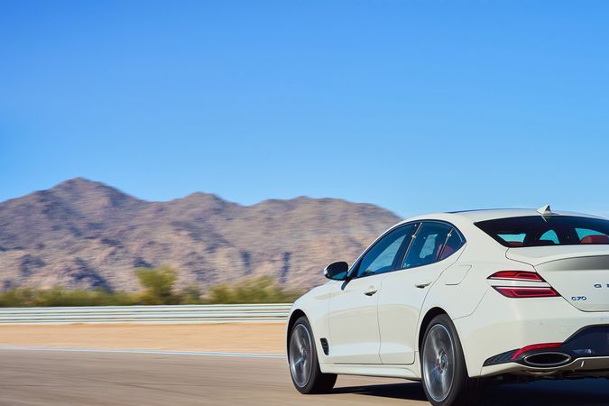 2024-genesis-g70