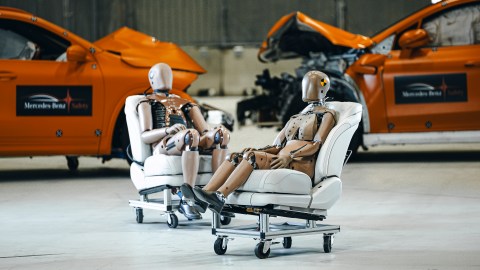 Maniquíes femeninos de Mercedes-Benz
