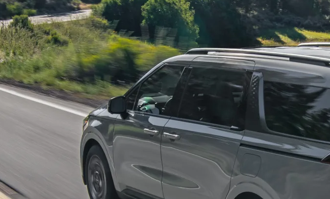 KIA muestra la nueva Carnival 2025