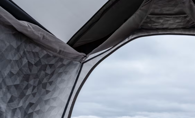 Conoce la tienda que acompaña al Cybertruck de Tesla