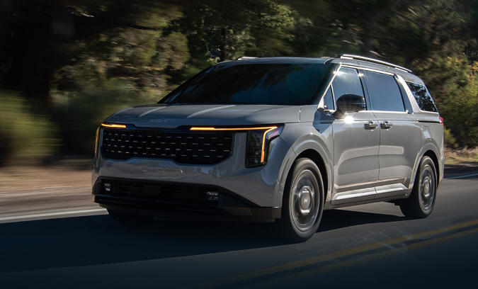 KIA muestra la nueva Carnival 2025