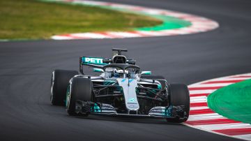 Mercedes lanza su nuevo modelo para la F1 2024