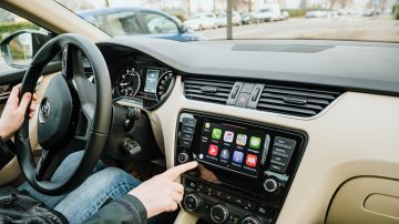 La manera sencilla de conectar tu iPhone a Apple CarPlay sin cables
