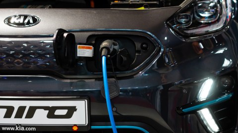 Los 10 autos que consumen menos gasolina