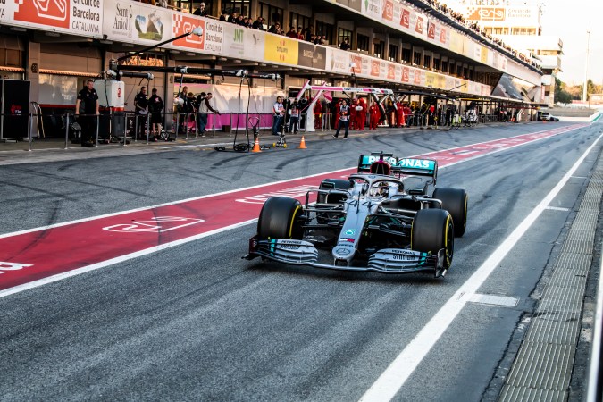 Mercedes lanza su nuevo modelo para la F1 2024