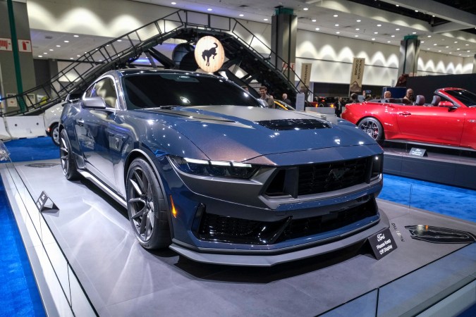 Descubre el nuevo look mate del Ford Mustang 2024