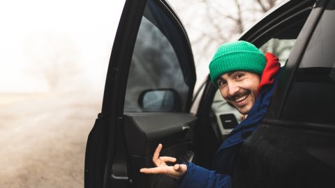 ¿Se debe calentar el motor en días de bajas temperaturas?