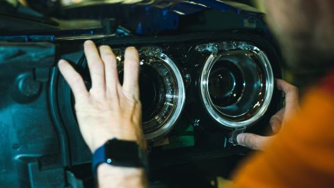 Poner luces extras en los autos es legal o ilegal