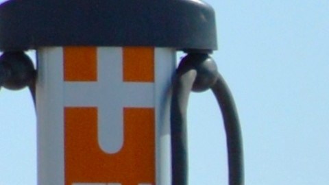 Los 10 autos que consumen menos gasolina