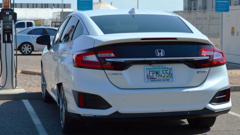 Los 10 autos que consumen menos gasolina