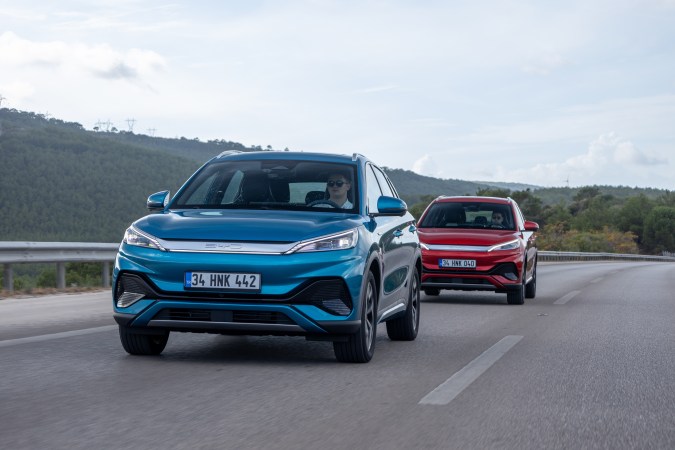 Conducir el carro usando el punto muerto