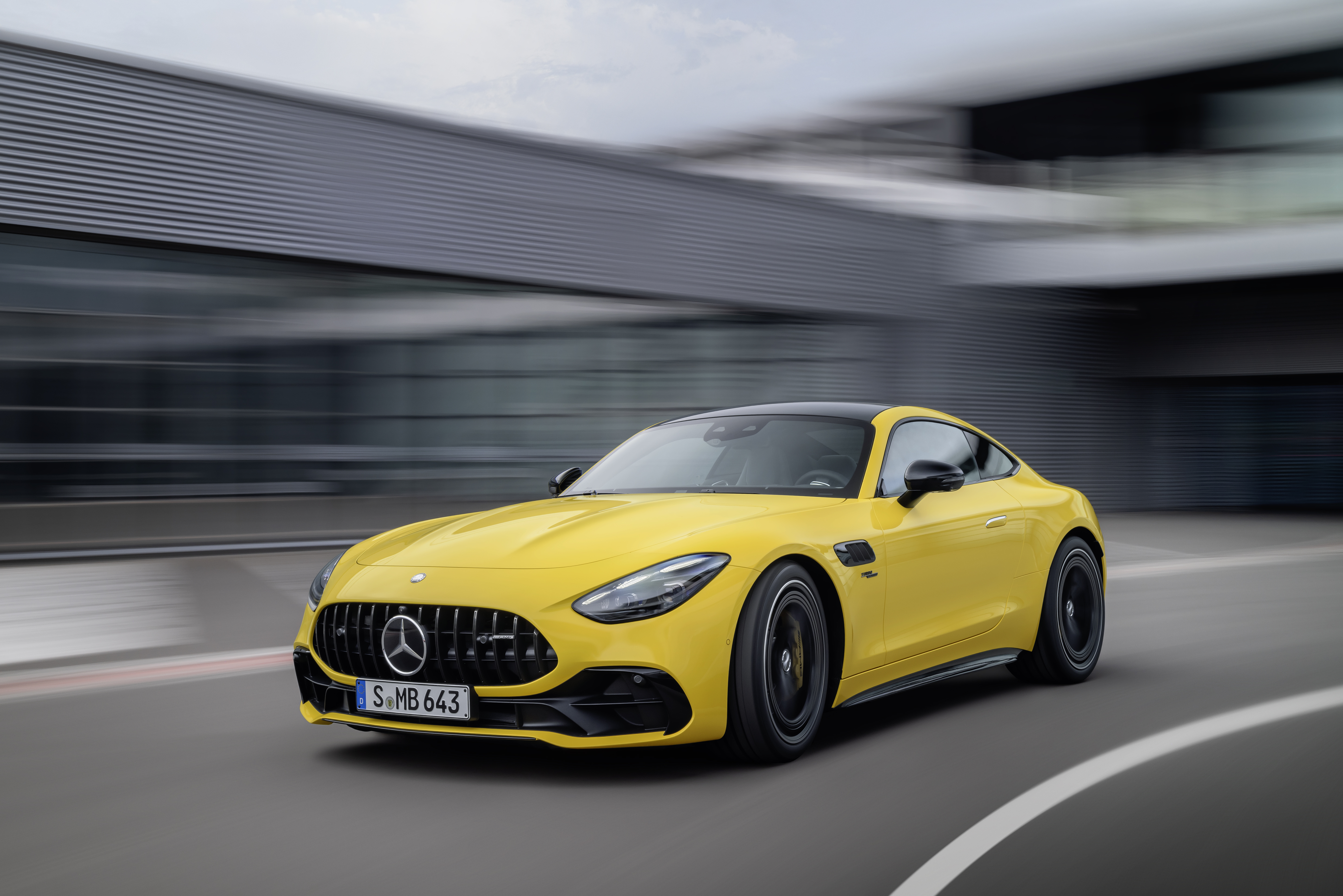 Mercedes Benz revela el AMG GT43 Coupe 2024