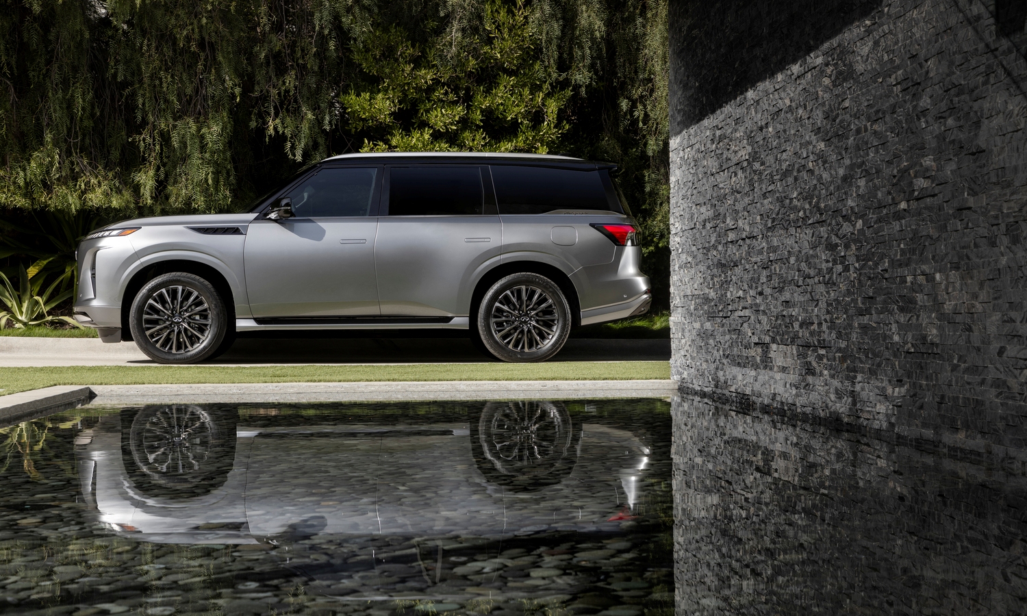 Infiniti presenta el QX80