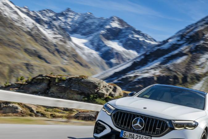 Mercedes-AMG-E-53-HYBRID