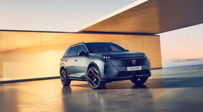 Peugeot E- 5008: el nuevo SUV francés con gran autonomía