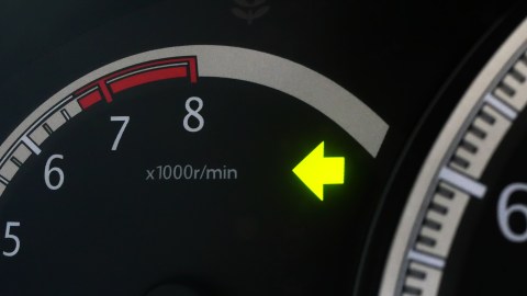 Señales de un conductor a otro para comunicar en carretera