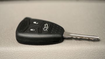 El secreto japonés para limpiar la llave de tu carro y mantenerla funcionando