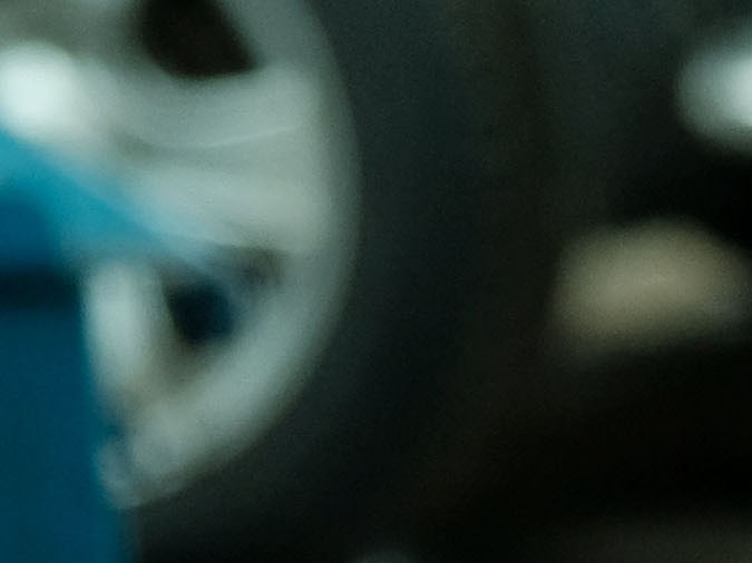 como aflojar el tensor de la correa del alternador