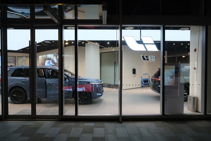 Li Auto presenta el automóvil eléctrico de mayor tamaño del mundo