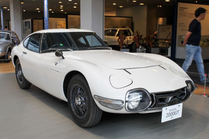 Los Autos Más Icónicos De Los 90:  ¡Descúbrelos Aquí! - 12w3xnt