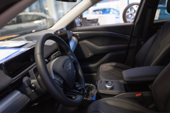 Ford Mustang Mach-E 2024: El eléctrico que desafía al Tesla Model Y