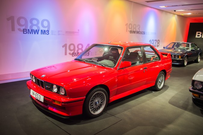 10 autos deportivos icónicos de los años 80