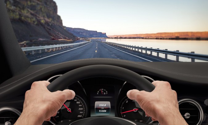Mejora tu visibilidad al volante: descubre el truco del alfiler