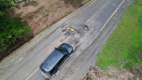 sobrevivir baches carretera