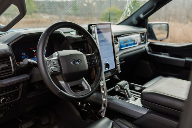 ford-f-150-lightning-switchgear