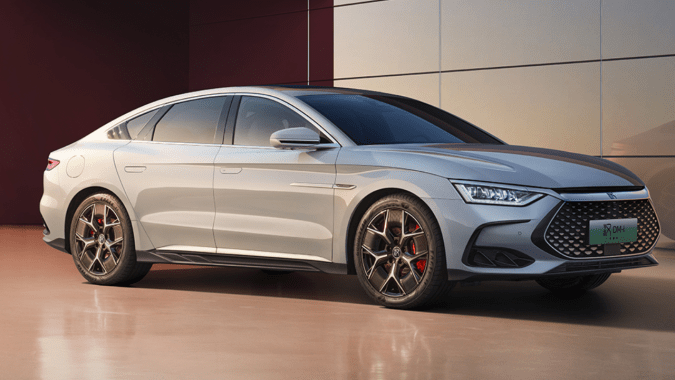 Híbridos con mil millas de alcance: BYD y Geely buscan la mayor autonomía