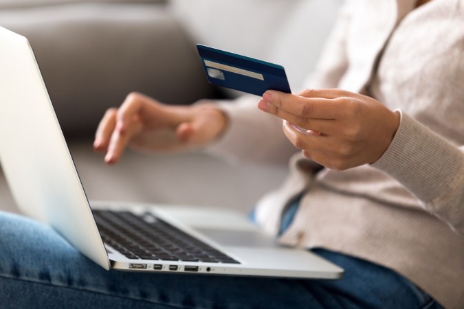 estafa licencia de conducir en redes sociales