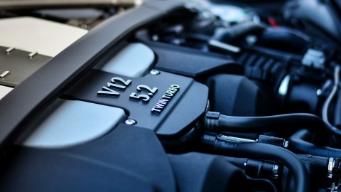 Autos 12 cilindros que todavía están en el mercado de 2024