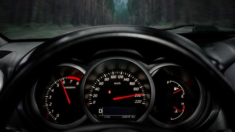 Las diferencias entre velocímetro y tacómetro
